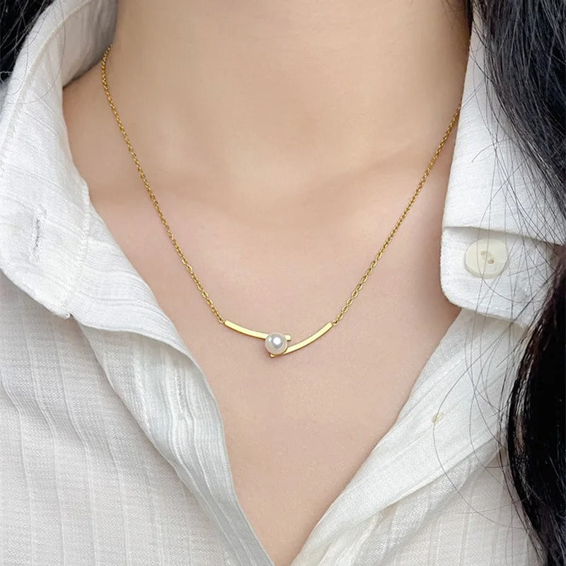Balancing Pearl Necklace